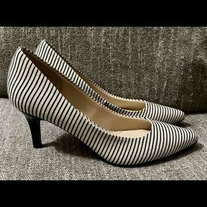 Life Stride Sevyn striped pumps